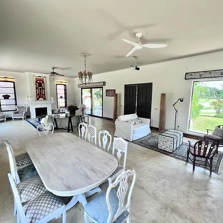 Holiday home El Bosque De Candeleda