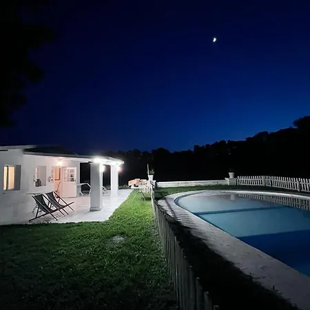 El Bosque De Holiday home Candeleda